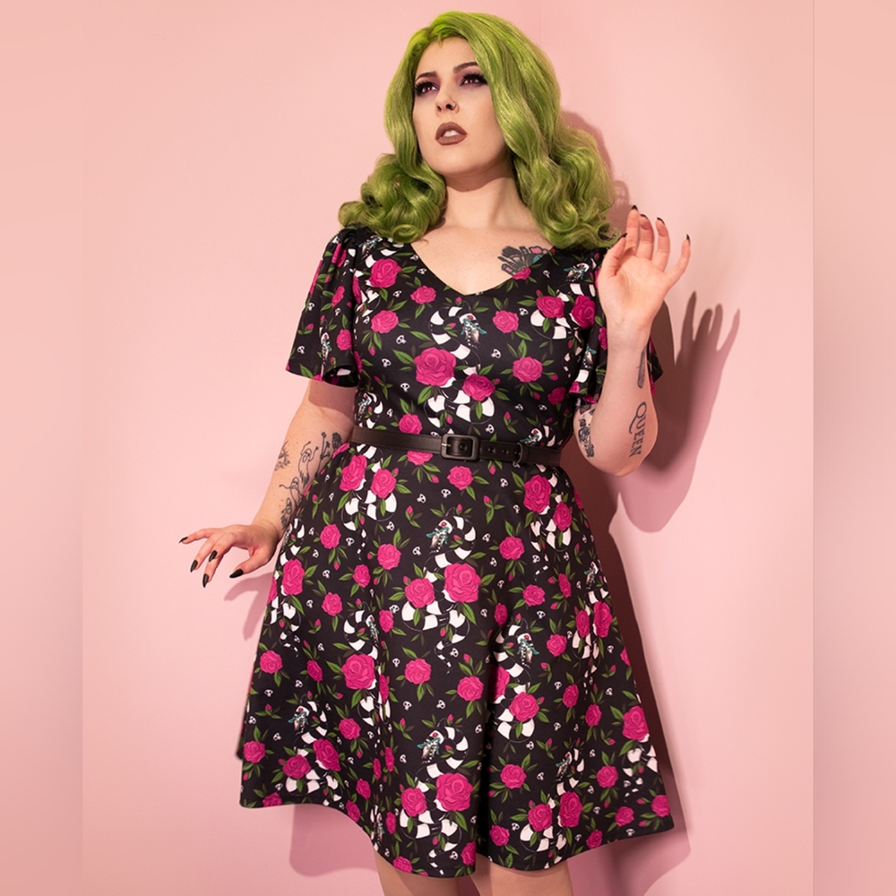 Vixen By Micheline Pitt - BEETLEJUICE™ Sandworm & Roses Swing Dress Size 2XL EUC